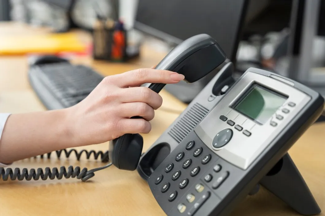 close-up-person-working-call-cen